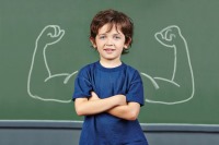 ۸ تکنیک زبان بدن که اعتماد به نفس شما را افزایش می‌دهند