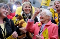 شاد باشید تا بیشتر عمر کنید!