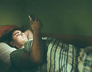 چگونه عادت استفاده از تلفن‌همراه قبل از خواب را کنار بگذاریم؟