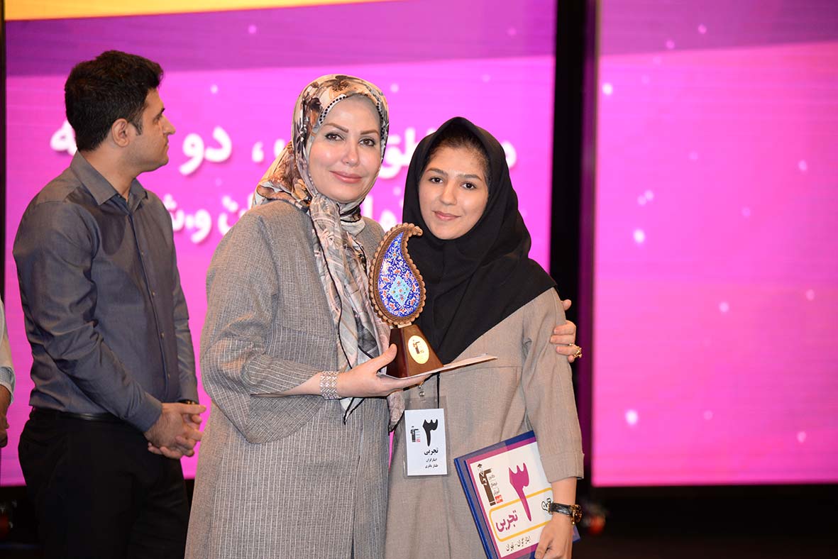 گفت‌وگوی کاظم قلم‌چی با طناز باقری، رتبه‌ی 3 تجربی ایثارگران