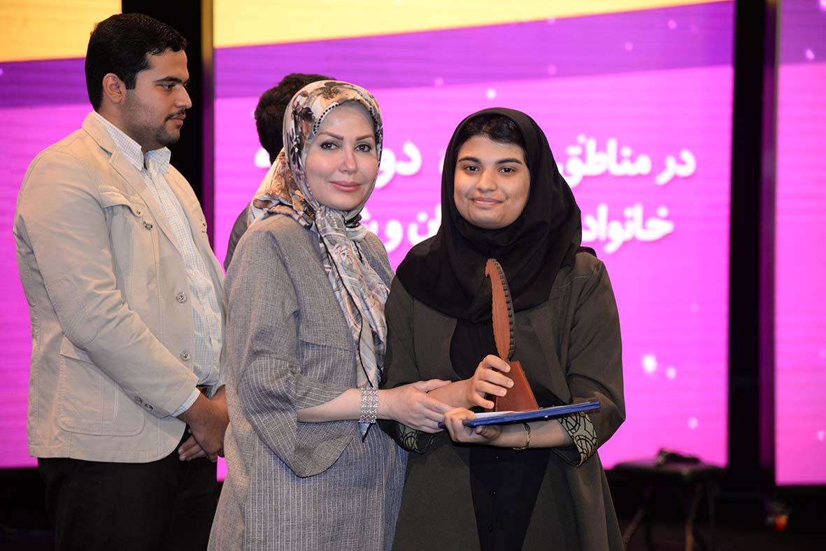 گفت‌وگوی کاظم قلم‌چی با زهرا کریمی‌زاده، رتبه 3 تجربی منطقه 3