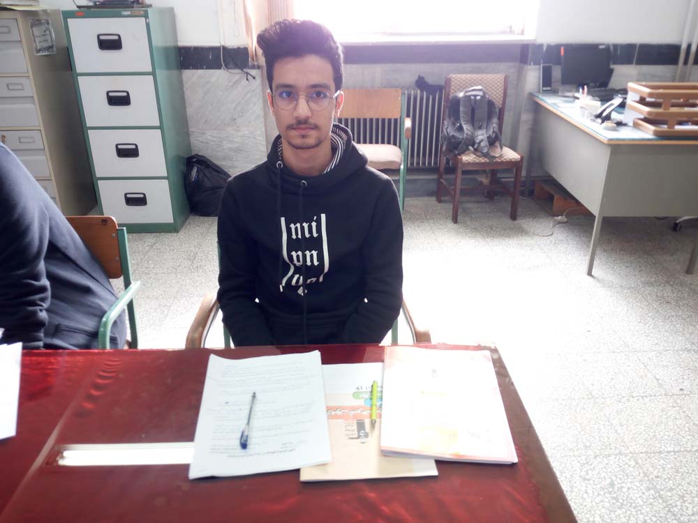 گفت‌وگوبا اشکان خادمیان،  دوازدهم ریاضی ازقائم‌شهر باتراز 8097