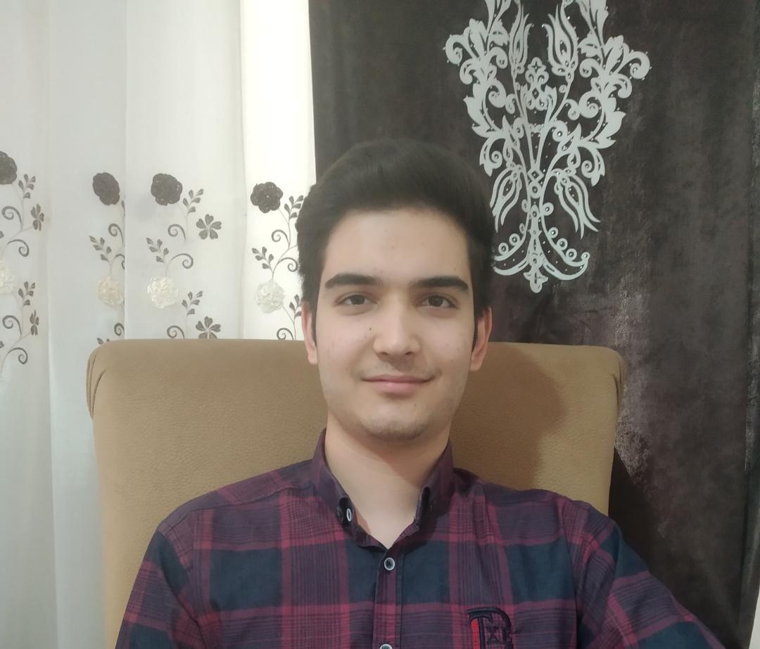 گفت‌وگو با رتبه 4 منطقه 3 کنکور تجربی99: سامان محمدی نیا