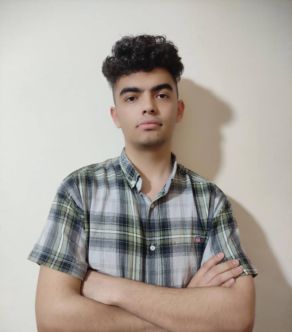 گفت و گوی احمد بیکی با قهرمان پیشرفت آرش دهنو