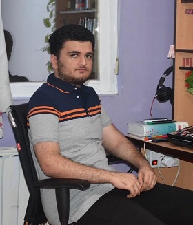 گفت و گوی احمد بیکی با قهرمان پیشرفت محمدعلی خوش بین