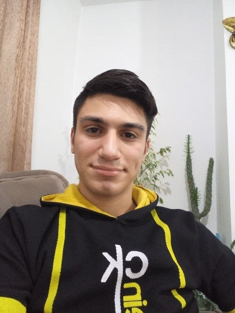 گفت و گوی فاضل مهرآئین با قهرمان پیوستگی نیمسال اول محسن محمدی