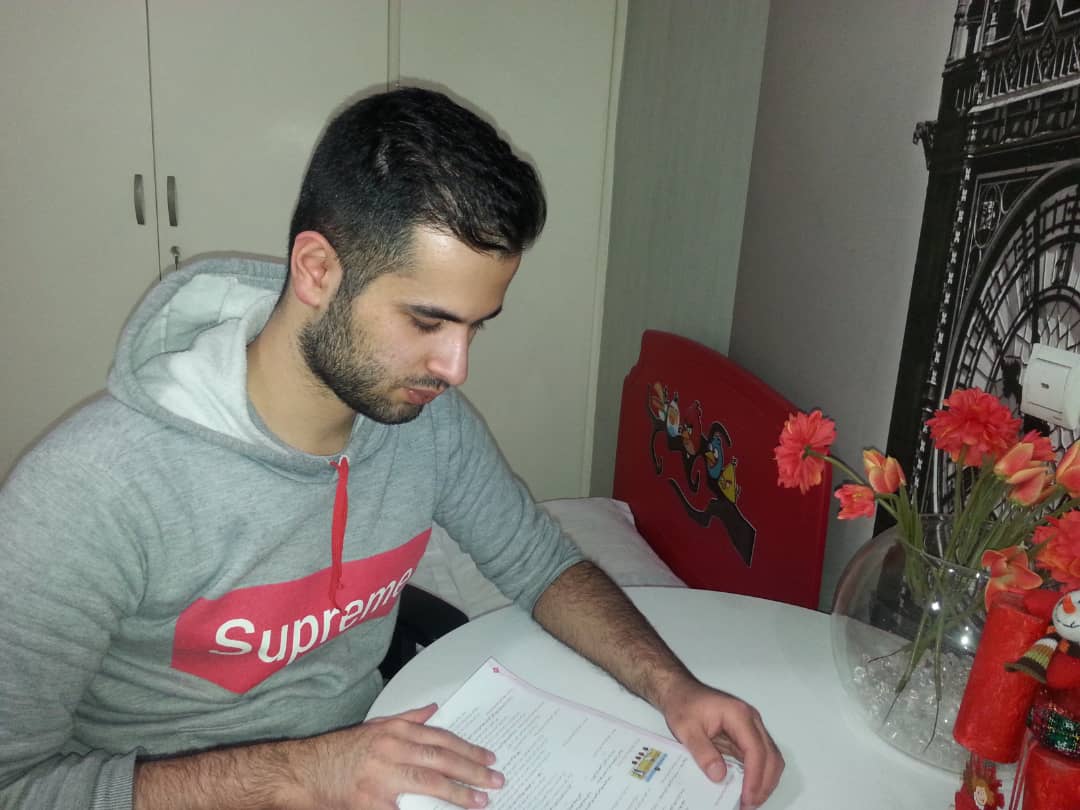 گفتگوبا قهرمان پیوستگی نیمسال اول (تجربی) محمدحسین عبدلی