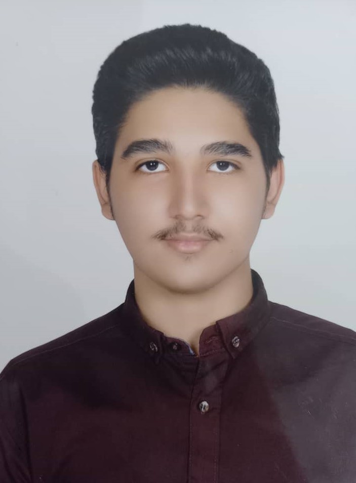 گفتگو با قهرمان پیوستگی نیمسال اول (ریاضی) امیرحسین زینالی