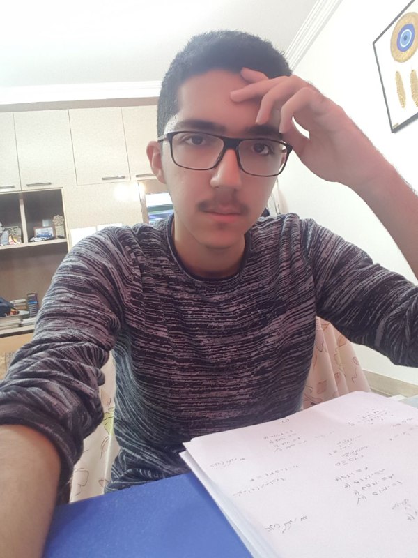 گفت وگو مهدیه امین با قهرمان پیوستگی نیم سال اول سیدپارسامعروف