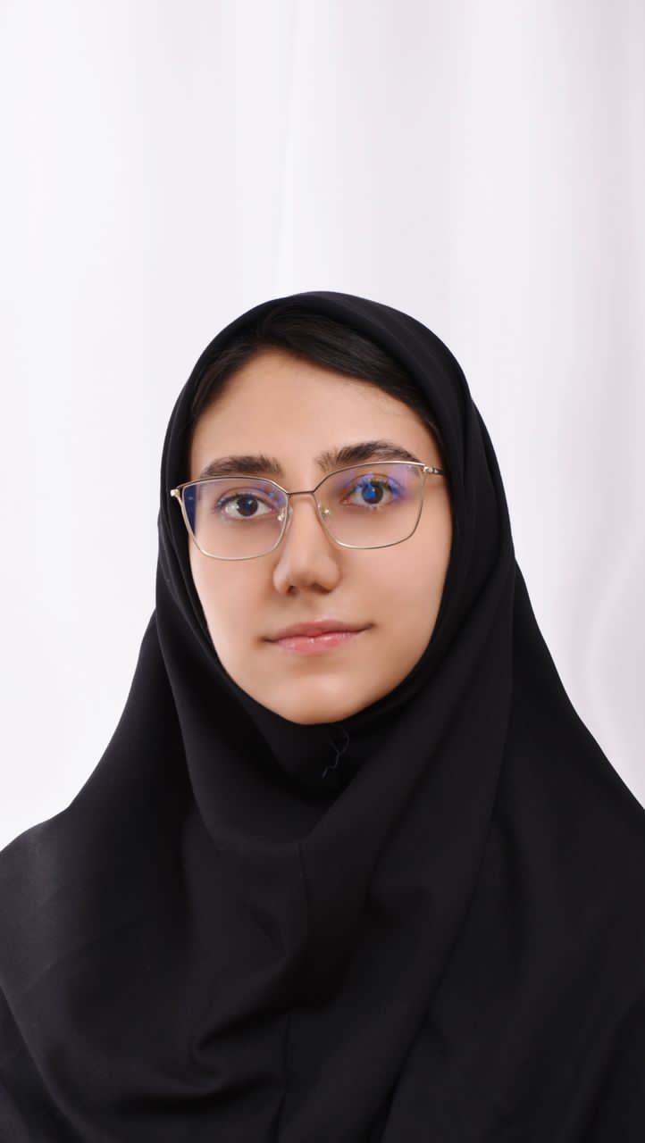 گفت‌و‌گو با فرناز حسن‌زاده رتبه 1 تجربی کشور در کنکور 1401