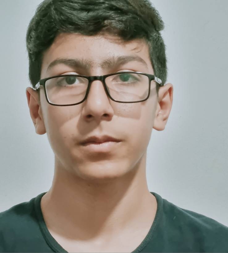 گفتگو با امیررضا رحیمی ؛ دانش آموز سخت کوش و برتر پایه هشتم