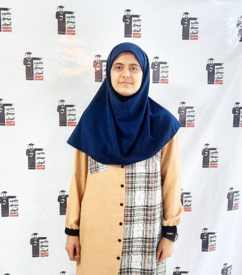 زهرا خواجوی : شرکت در آزمون به نظم برنامه مطالعاتی من کمک کرد