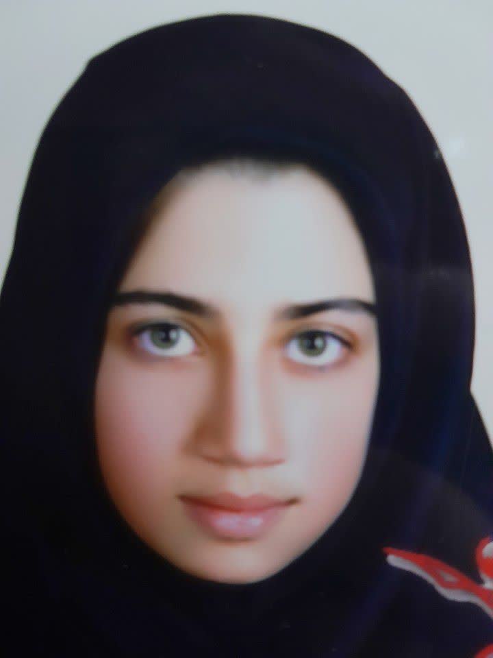 گفتگو با نرگس عبادی آزاد قهرمان پیشرفت 12 تجربی همدان شعبه 1