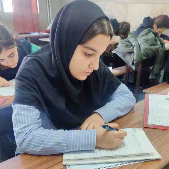 گفت و گو با فاطمه رحمتی  قهرمان پیوستگی دوازدهم ریاضی