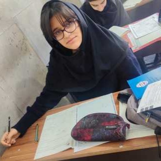 گفت و گو با الهام کرابی قهرمان پیوستگی دوازدهم ریاضی