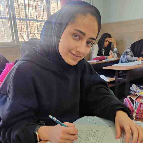 گفت و گو با هستی فتاحی قهرمان پیشرفت دوازدهم ریاضی