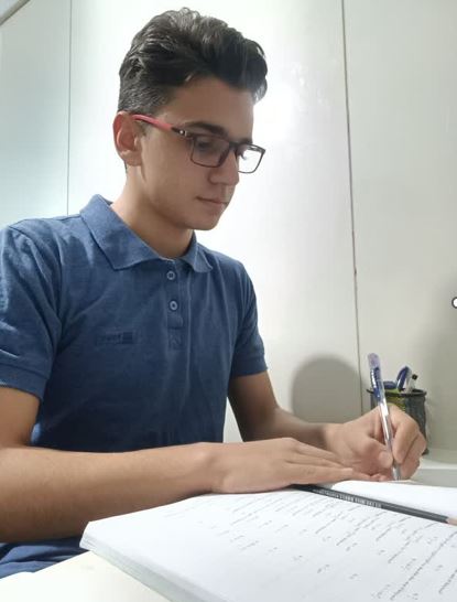 گفت و گو با ماهان خسروبیگی ؛ قهرمان پیوستگی یازدهم ریاضی