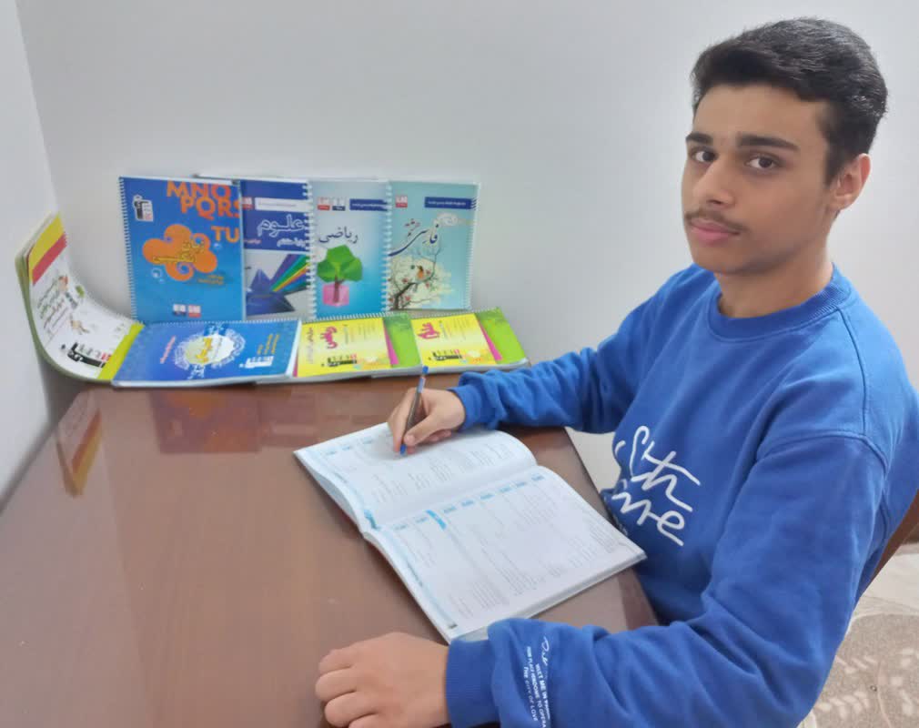 گفت وگوبا سیدحسام رضا جاوید پایه هشتم میانگین تراز6700 از قم