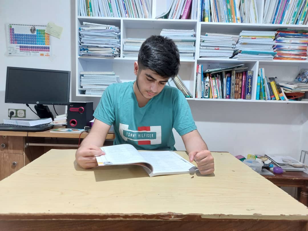 گفتگو با آرتین صالحی؛ قهرمان پیوستگی یازدهم تجربی از بوکان