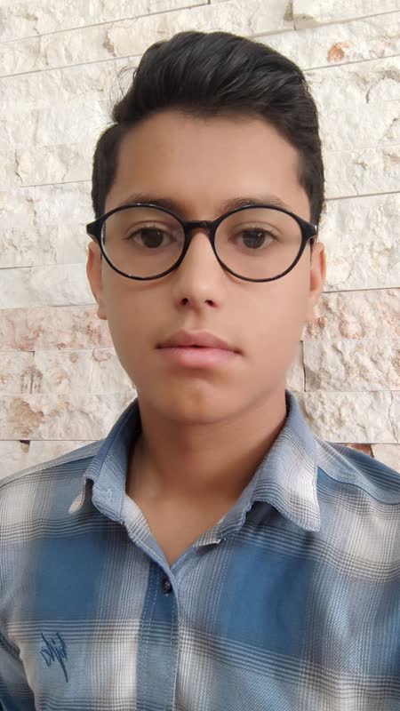 گفت وگو با محمد باقی ؛ قهرمان پیوستگی یازدهم تجربی از بیرجند