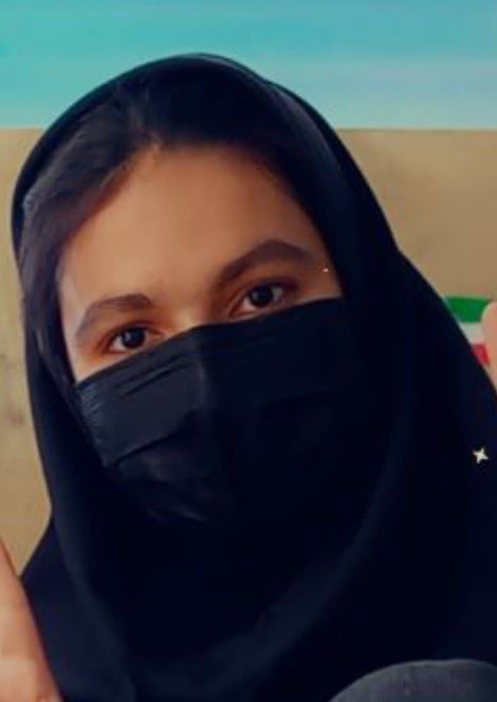 گفت و گو با ثنا علی محمدی عضو باشگاه پانصدتایی ها