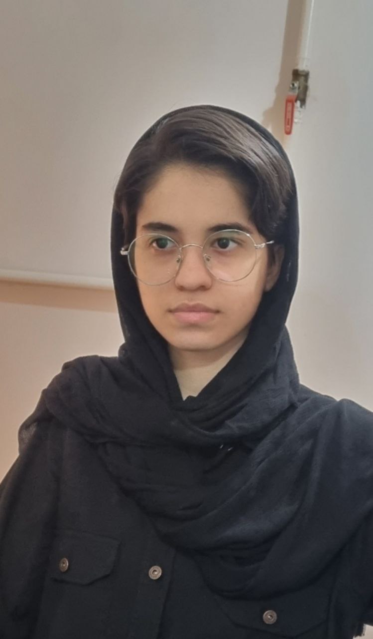 گفتگو با آیناز شریفی دوازدهم تجربی کوهدشت لرستان