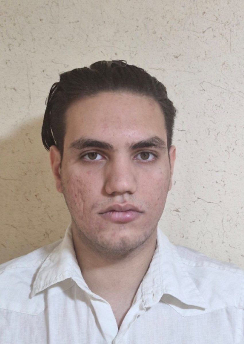 پویا احمدی رتبه 157 منطقه 1 کنکور تجربی 1403 (2 سال ، 50 آزمون)