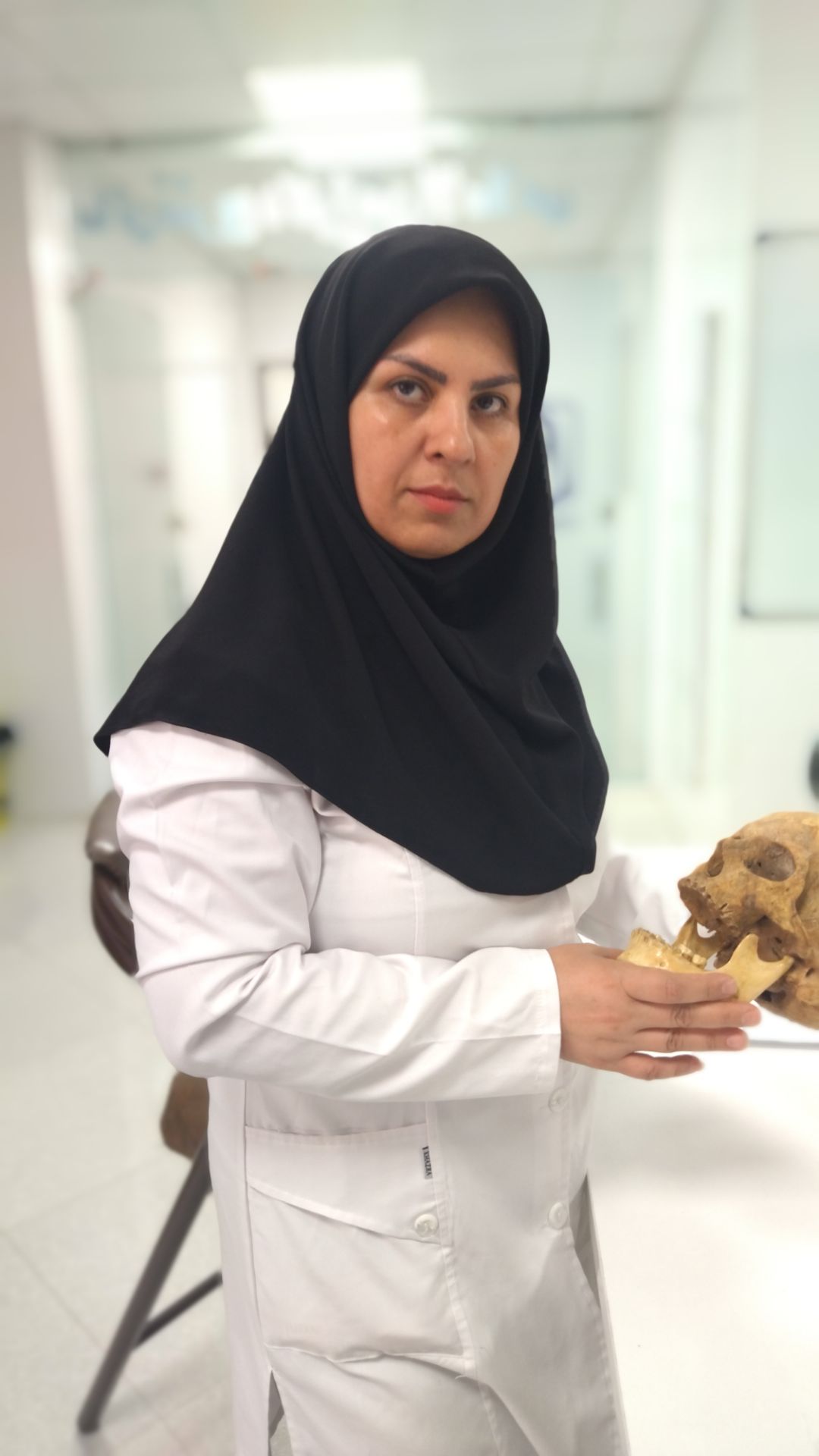 گفتگو با نازنین مریخی؛ از دبیری ریاضی تا رتبه 948 و پزشکی نیشابور