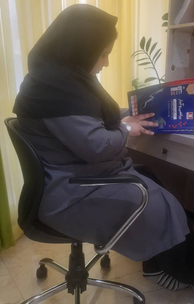 گفت و گو با مهرسا روحی دانش آموز برتر با 700 پاسخ صحیح از آمل