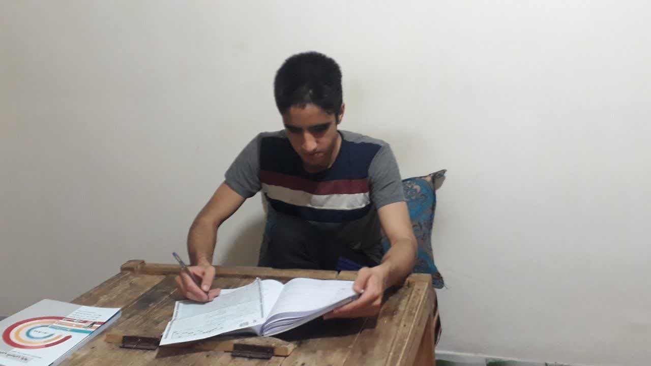 امیررضا مرادی رتبه 1 منطقه 3 کنکور ریاضی 1404 (3 سال، 80 آزمون)