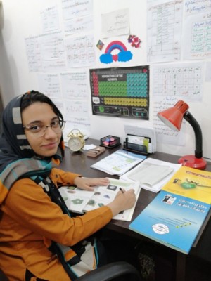 گفتگو با فاطمه کارگر پایه 12تجربی با 705 پاسخ درست در ازمون ها