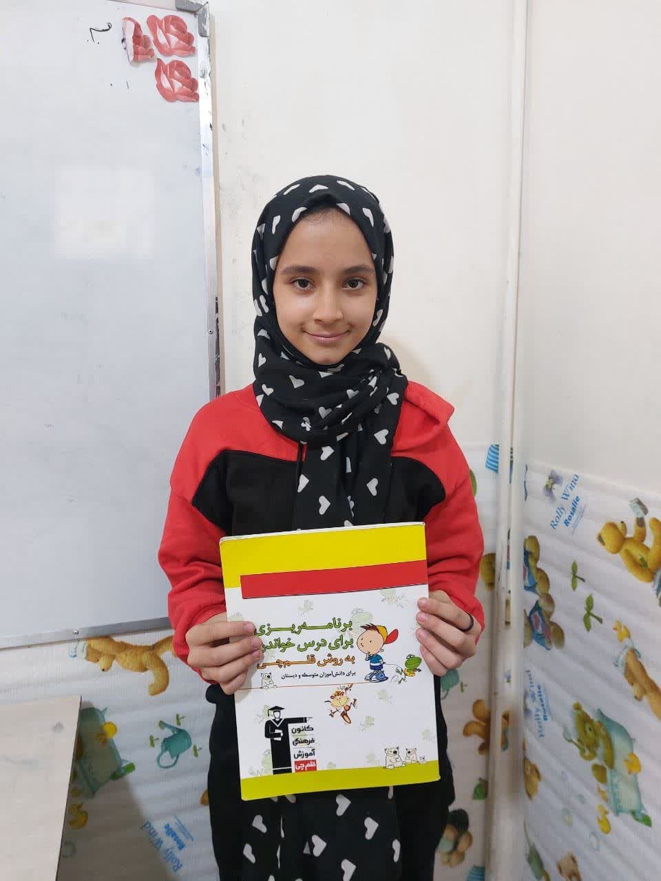 گفتگو با ریحانه سلطانی نژاد پایه ششم عضو باشگاه 500تائی