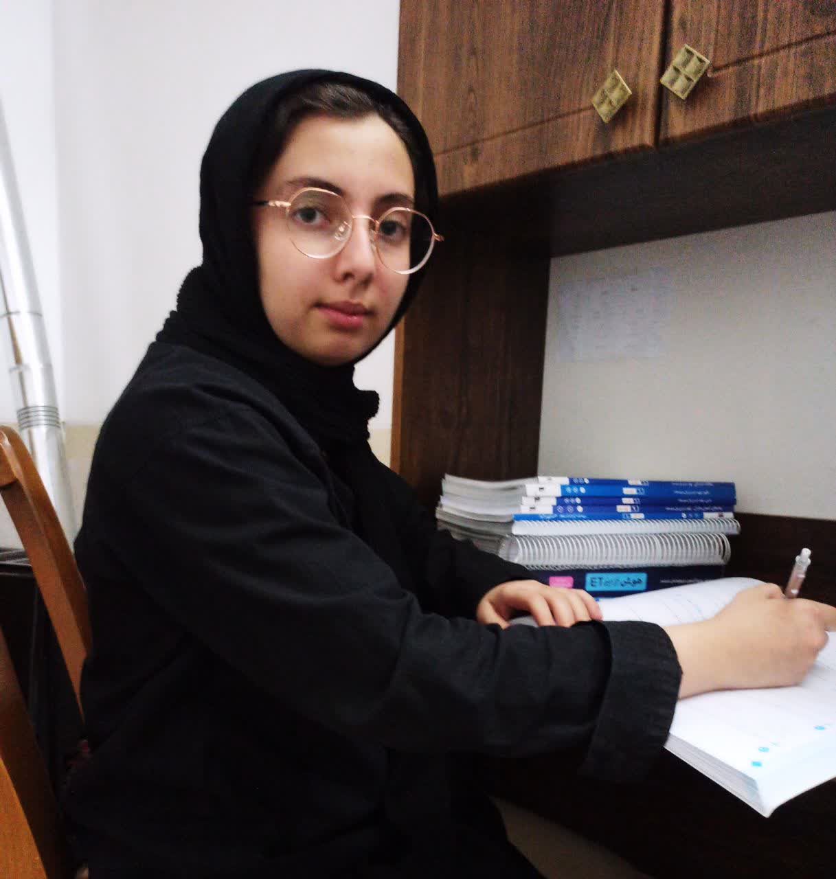 گفتگو با فاطمه مسعودی پایه نهم عضو باشگاه 500تائی