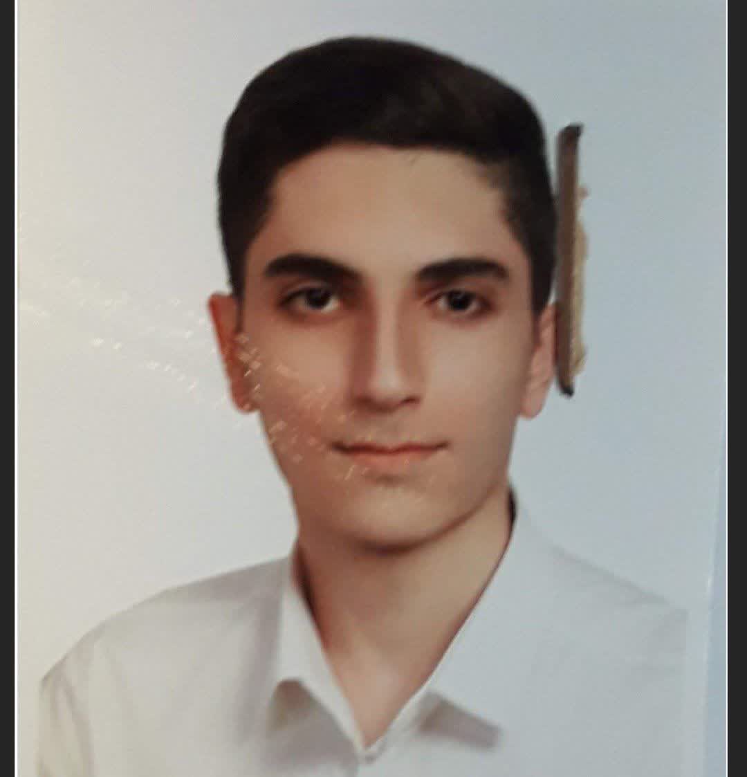 علی طاهرخانی رتبه712 کنکور1403؛ قبولی دندانپزشکی علوم پزشکی قزوین