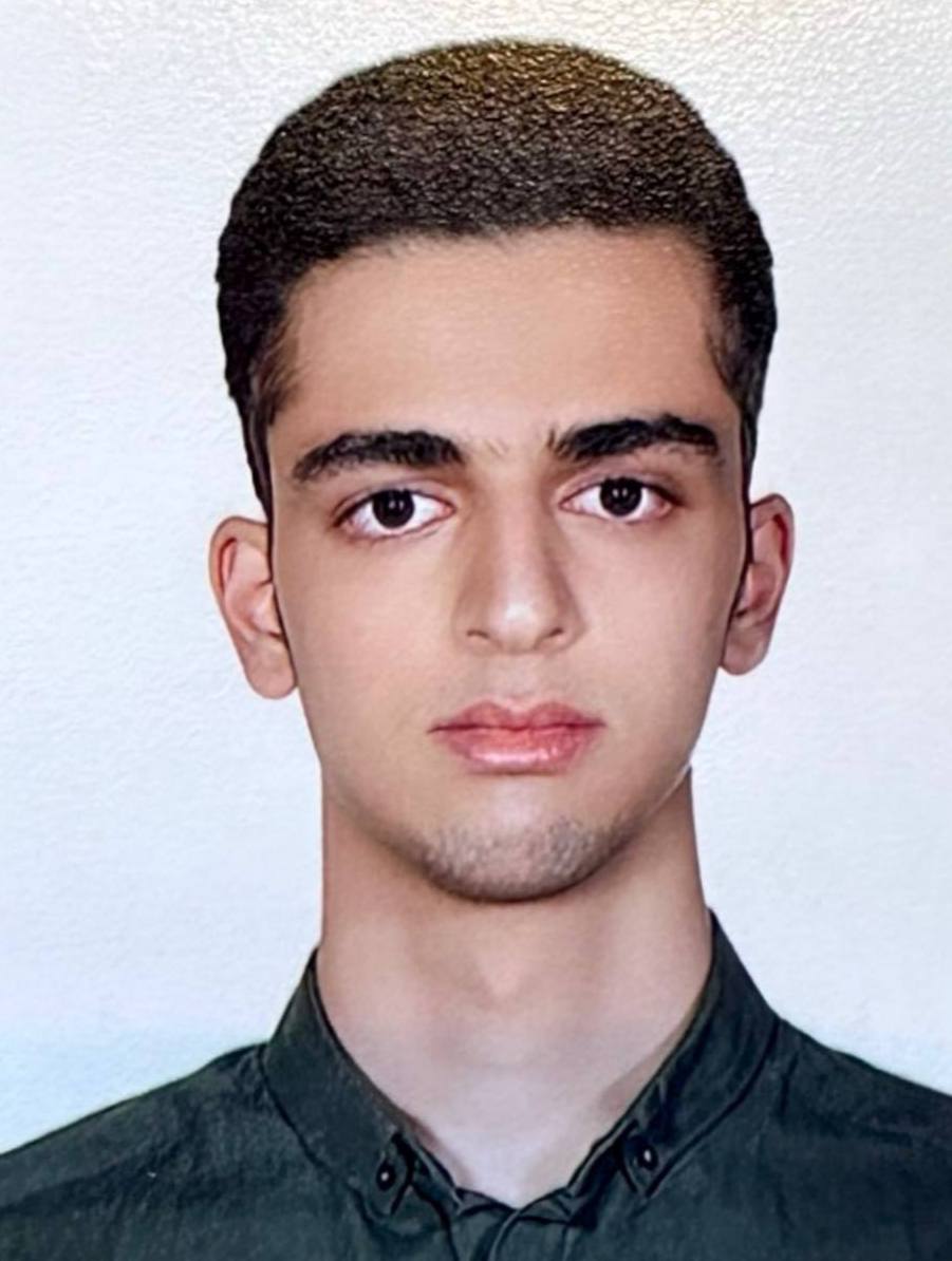 گفتگو با دانش اموز رتبه برتر کنکور، باربد مهدوی