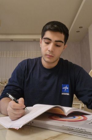 گفتگو با علی کرابی  دانش آموز برتر دهم تجربی
