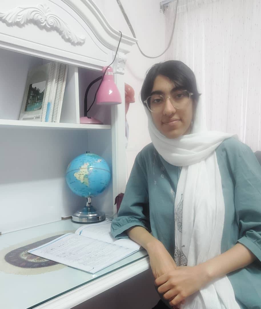 گفت و گو با الینا زیدآبادی قهرمان پیوستگی با 1099 پاسخ صحیح