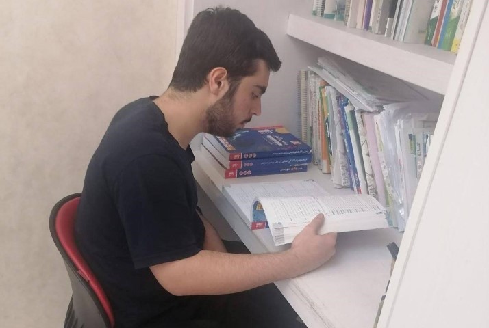 باشگاه هزارتایی: گفتگو با محسن صفرپور پایه دوازدهم انسانی