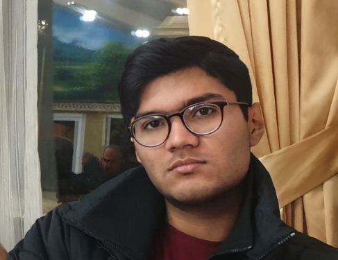 پوریا اکبری،عضو باشگاه هزارتایی ها