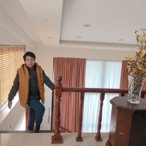 گفت و گو میکائیل شیراوند  با علی الهیاری فومنی  قهرمان پیوستگی