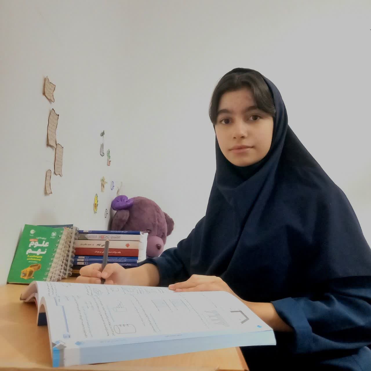 گفتگو با پریا هدایت پور پایه نهم عضو باشگاه 500تائی