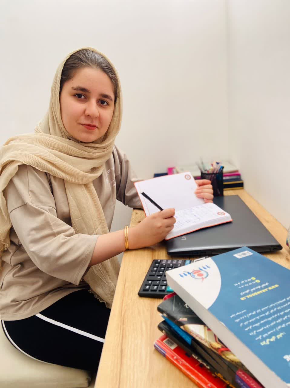 گفت وگو با سارا جباری  عضو باشگاههفتصدتایی‌ها و قهرمان پیوستگی