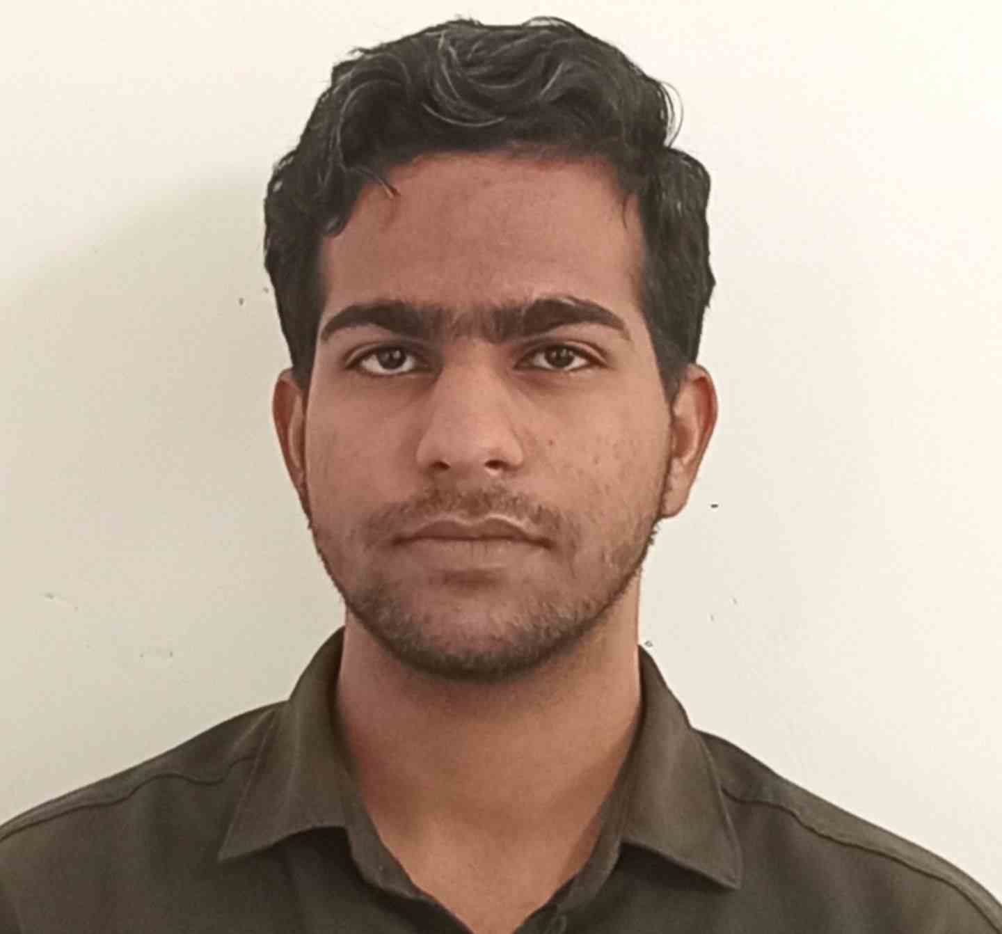 مصاحبه با علی اصغر دررودی پایه 12ام ریاضی مدرسه نمونه عنبرآباد