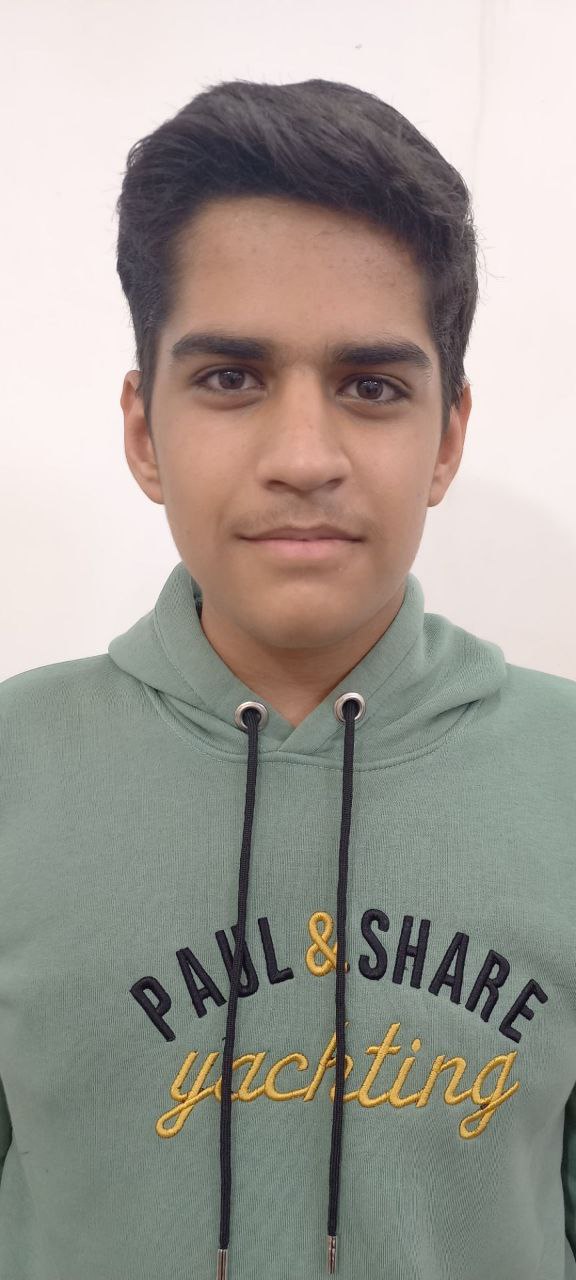 قبولی نمونه دولتی ، امیرعلی آریامنش دهم الکتروتکنیک