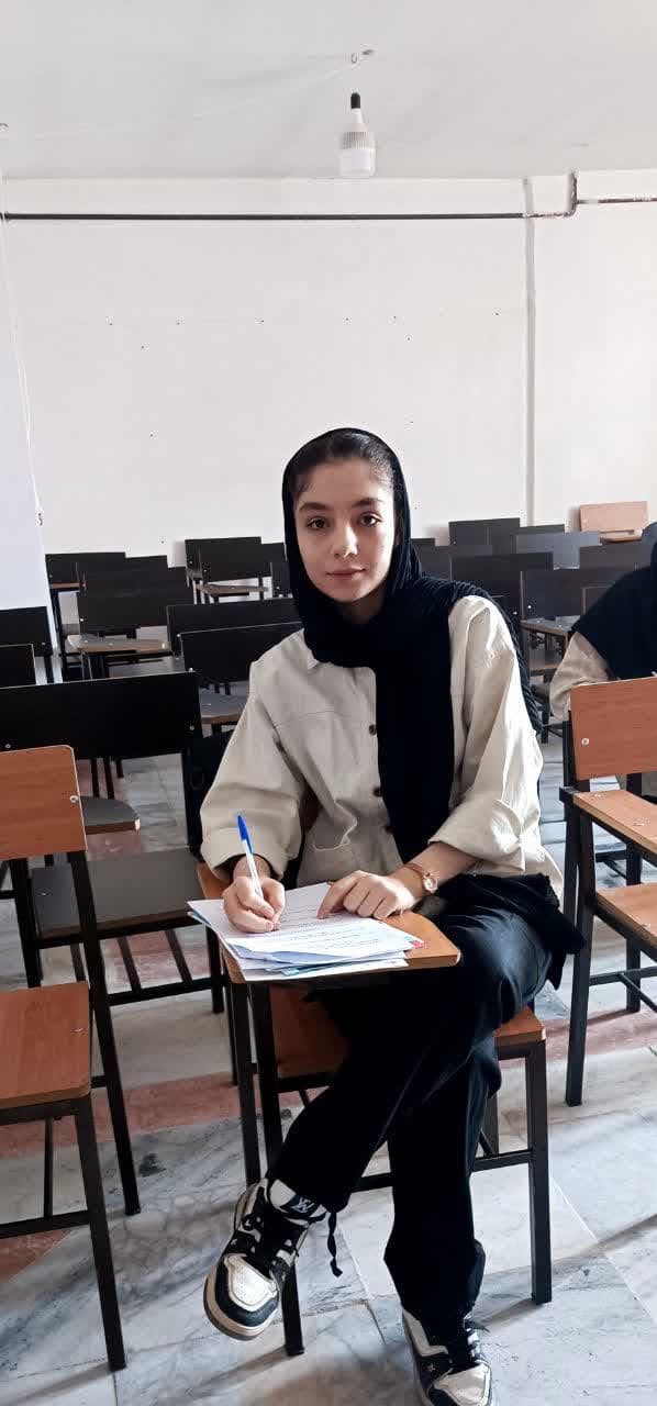 نرگس میرجلیلی، 12 تجربی نگاه به آینده و آزمون تشریحی