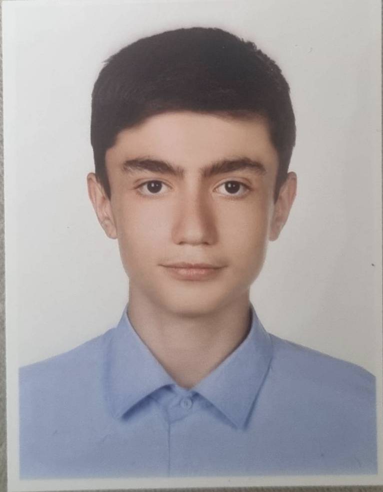 گفتگو با آرین شاهمرادی دانش آموز پرتلاش و سختکوش پایه دهم ریاضی