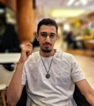 آریا دست پاک دانشجوی رشته پزشکی دانشگاه علوم پزشکی قم