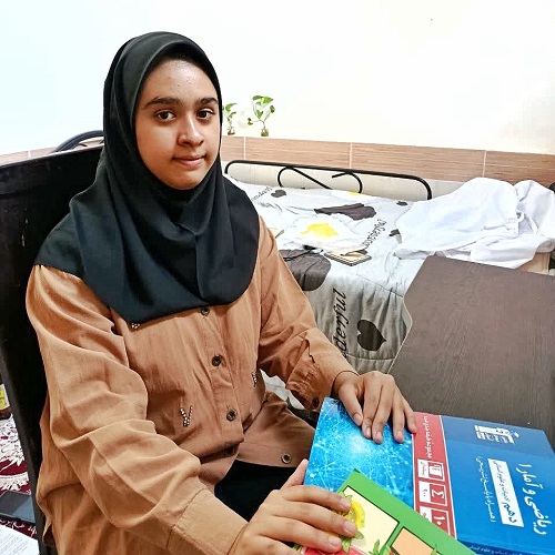 گفتگو با فرزانه گویا نصرآبادی عضو باشگاه پانصدتایی‌ها از سفیدشهر