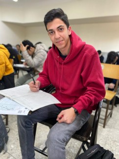 دانش آموز برتر:گفتگو با امیررضا رشتی پایه دوازدهم تجربی از مشهد