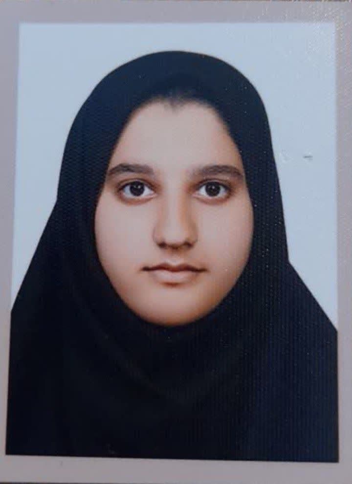 گفتگو باlمبینا عباسی قبولی فرهنگیان دوازدهم انسانی از کمالشهر